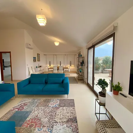 דירה Penthouse Le Isole